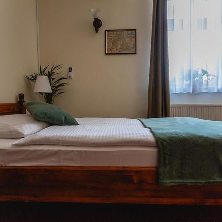 Hotel Aslan Tarnowskie Gory Bagian luar foto